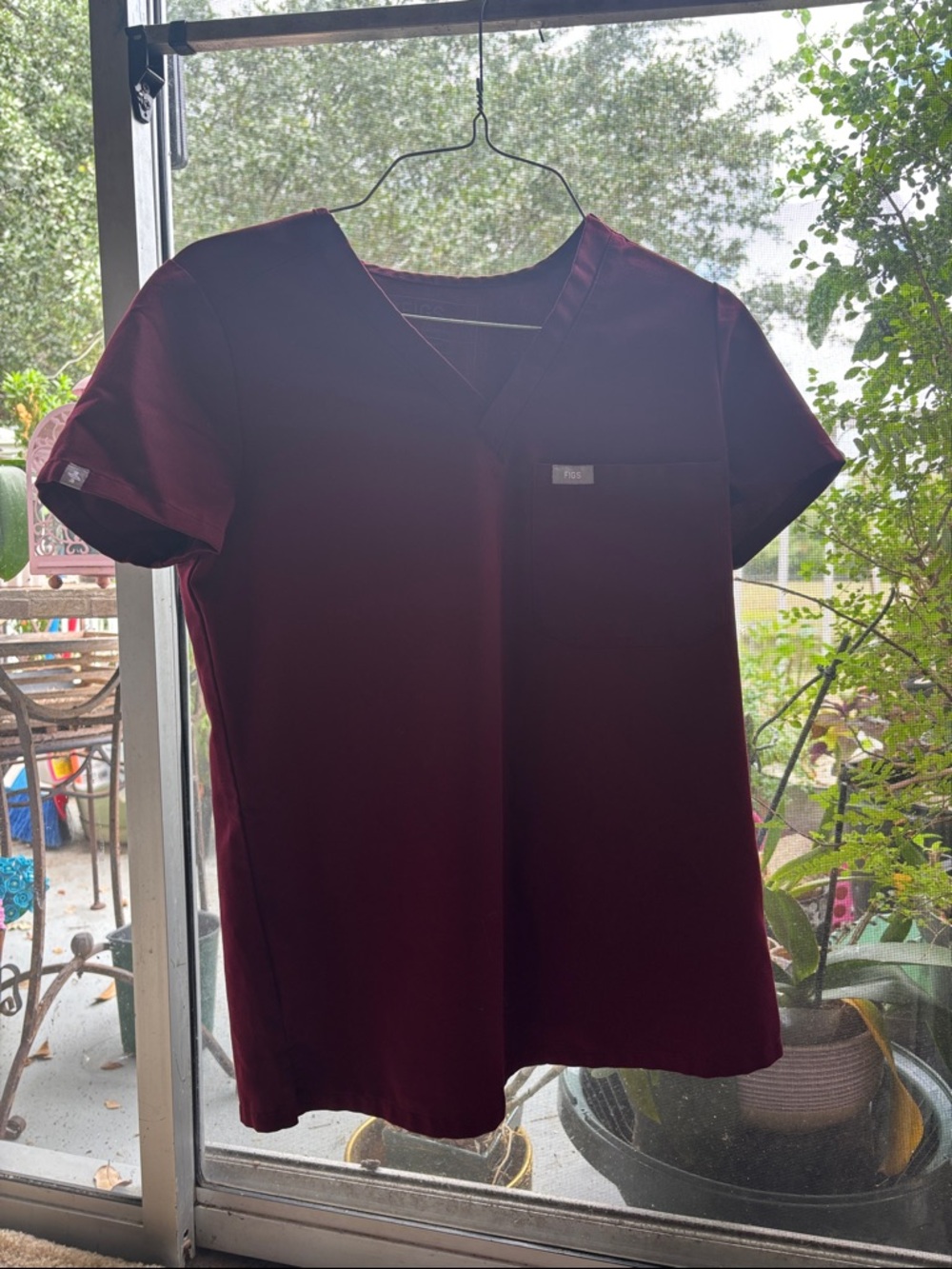 Figs Women's V-Neck Scrub Top in Deep Burgundy XXS